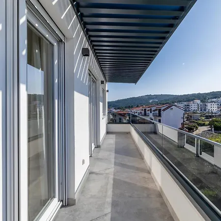 Bracera Luxury