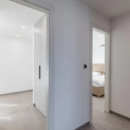 Bracera Luxury