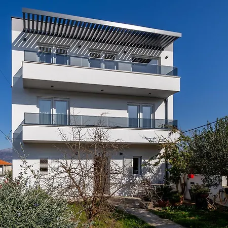 Bracera Luxury 슬라티네