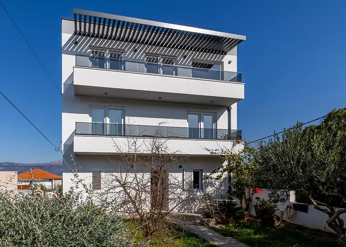 Bracera Luxury Slatine